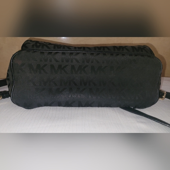Michael Kors Pre-loved Backpack - Picture 3 of 7